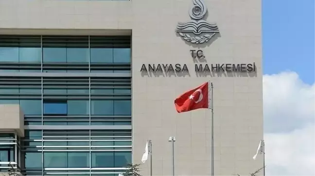 AYM'den Türkiye Gençlik Partisi kararı: Varlığı sona erdirildi, mal varlığı Hazineye geçecek