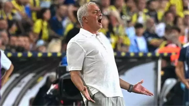 Hakemlerle burun buruna geldi! Mourinho, Süper Lig'deki ilk maçında sinirden çılgına döndü