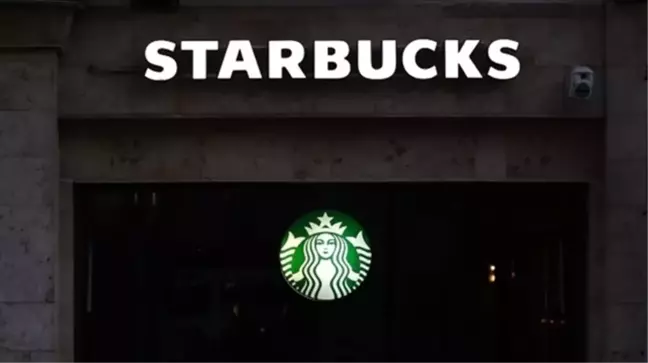 Gelirleri günbegün düşen Starbucks'ın bir numaralı ismi istifa etti