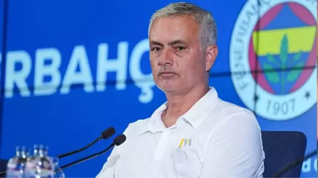 Jose Mourinho, Şampiyonlar Ligi hasreti 16 yıla çıkan Fenerbahçe'de bir ilki yaşadı