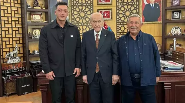 Bu fotoğrafı görenlerin aklında tek bir soru var! Mesut Özil'den MHP lideri Devlet Bahçeli'ye sürpriz ziyaret