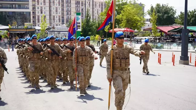 Şırnak'ta 30 Ağustos Zafer Bayramı kutlamalarında komandolar ilgi gördü