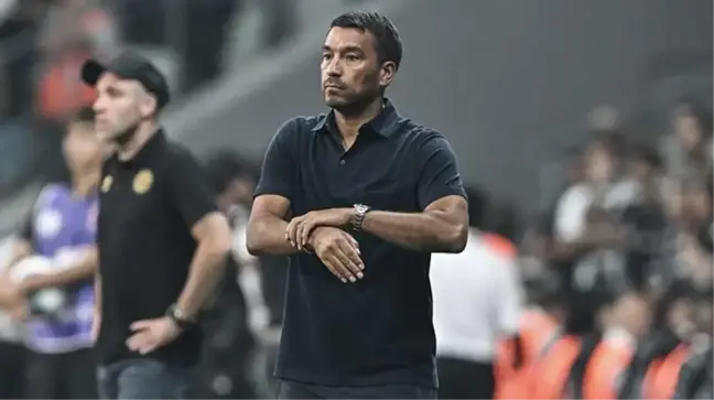 Van Bronckhorst'tan sürpriz tercihler! Beşiktaş-Sivasspor maçının ilk 11'leri belli oldu