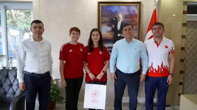 Manisalı Badmintoncu Ravza Bodur'dan Bronz Madalya