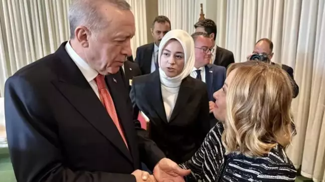 Erdoğan ile görüşen Meloni'nin samimi bakışları gündem oldu