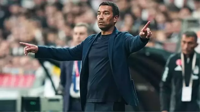 Van Bronckhorst'tan sürpriz forvet tercihi! Ajax-Beşiktaş maçının ilk 11'leri belli oldu