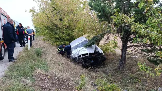 Kırklareli'nde Otomobil Şarampole Uçtu: 2 Yaralı