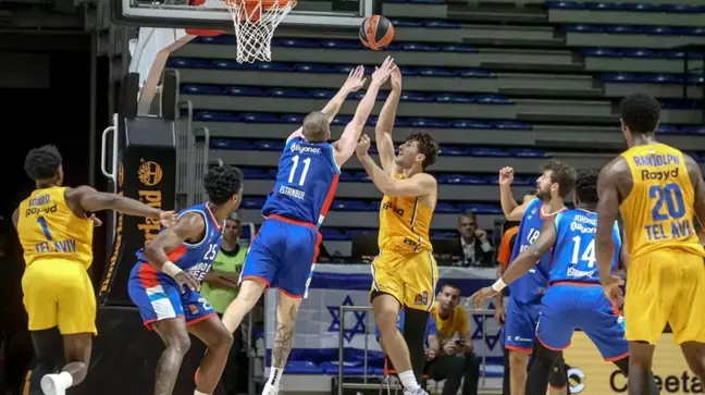 Anadolu Efes, Maccabi Playtika Tel Aviv'e deplasmanda 93-91 kaybetti