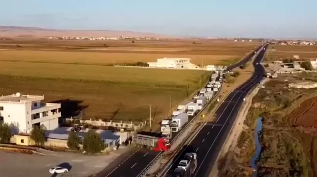 Nusaybin'de Tır Bariyerlere Çarptı, Maddi Hasar Oluştu