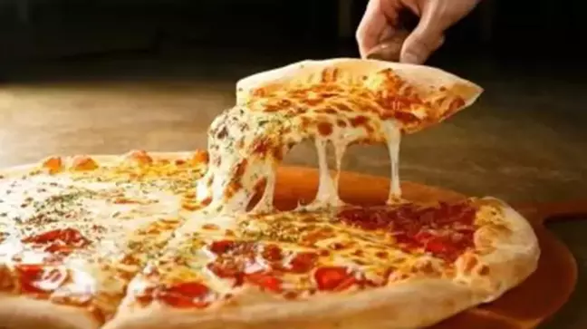 Fıstık alerjisi olan 14 yaşındaki kız, ailesi ile pizza yedikten sonra hayatını kaybetti