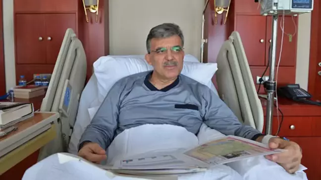 Her bayram aynı şeyi yapıyor! Herkes Abdullah Gül'ün 29 Ekim paylaşımındaki detaya takıldı