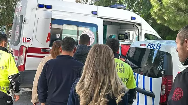 İzmir'de lise bahçesinde bıçaklı kavga: 3'ü öğrenci, 5 yaralı