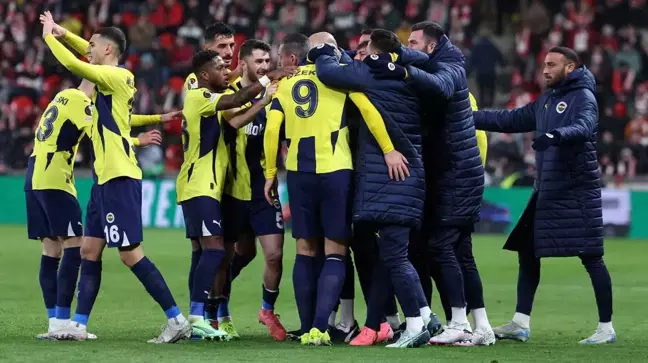 Fenerbahçe, Slavia Prag'ı deplasmanda 2-1 mağlup etti