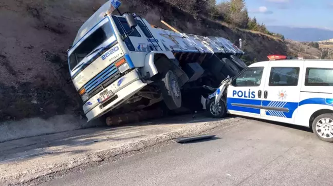 Burdur-Antalya kara yolunda zincirleme kaza: 6 yaralı