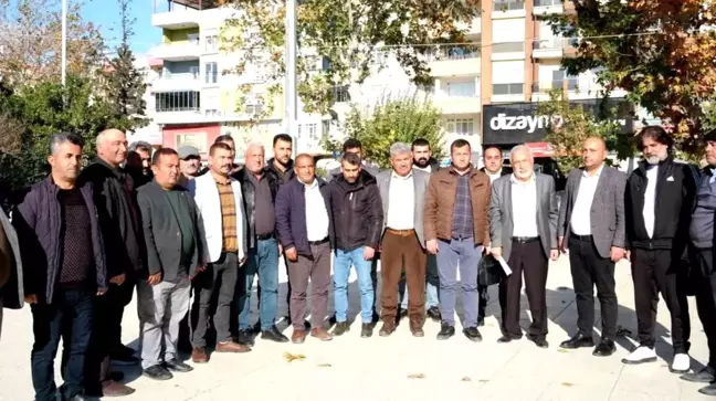 Mersin'de 40 Muhtar Kayyum Atamasını Protesto Ederek Dernek Kurdu