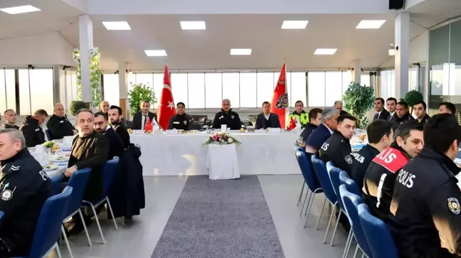 Düzce İl Emniyet Müdürlüğü'nde Asayiş Değerlendirme Toplantısı Yapıldı