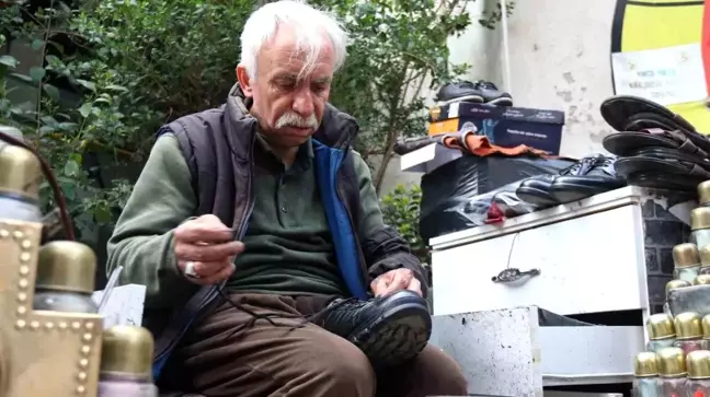 Eskişehir'de Bayram Öncesi Ayakkabı Tamircilerine Yoğun Talep