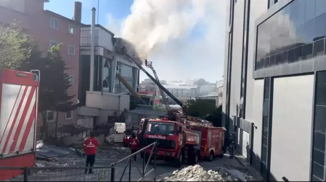 Esenyurt'ta Tekstil Firmasında Yangın Çıktı