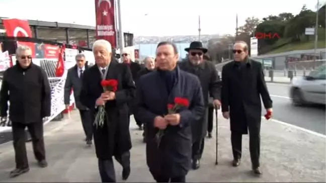 Emekli Büyükelçiler Şehitler Tepesi'ni Ziyaret Etti