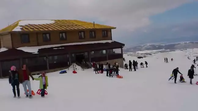 Akdağ Kayak Merkezi Ziyaretçilerini Bekliyor