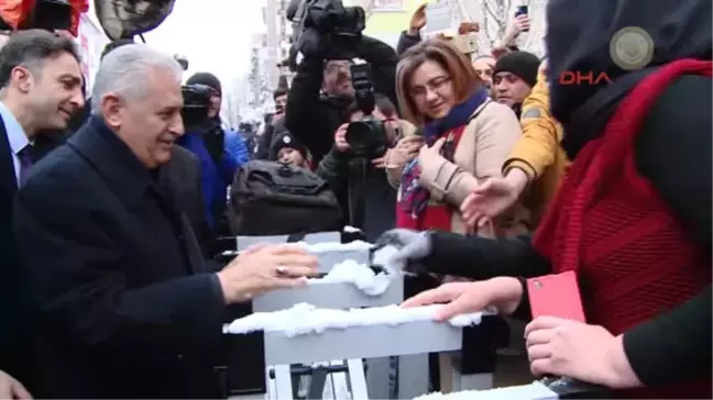 Başbakan Yıldırım, Kaya Çiftinin Evine Misafir Oldu