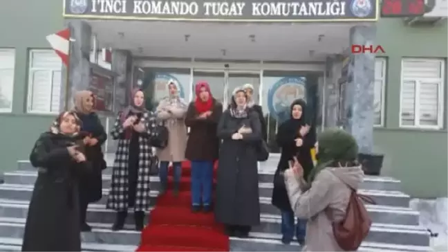 Işitme Engelli Gençlerden, Komandoya Anlamlı Ziyaret