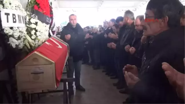 Erdek Reina Katliamında Ölen Özel Güvenlik Görevlisi Hatice'yi Minik Kızı Uğurladı