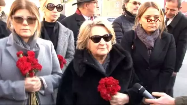 (Yeniden) Türkiye Demokrasi Platformu Üyelerinden Karanfilli Anma