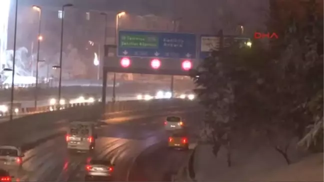 Kar Yağışı Etkisini Yitirdi, Yollar Boş Kaldı