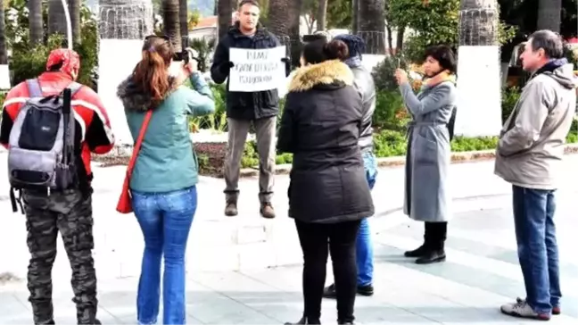 İşe İadesini İsteyen Öğretmen Eyleme Son Verdi