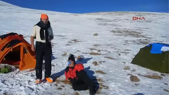 Erzurum Eski Bakanlar Allahuekber Dağı'na Tırmandı