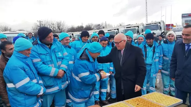 Akil Gençler Kaymakam Yosunkaya'yı Ziyaret Ettiler.