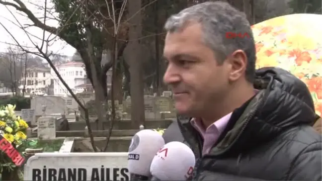 Duayen Gazeteci Birand Mezarı Başında Anıldı