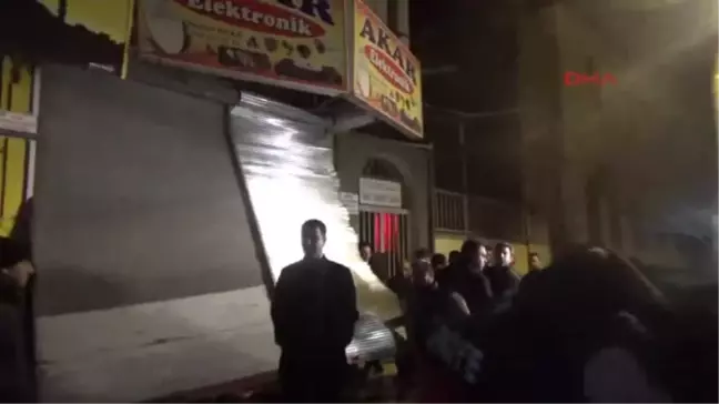 Birecik'te, Işyeri Yangını