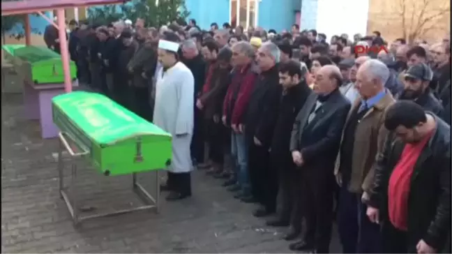 Manisa Izmir'de Aynı Aileden 4 Kişiyi Öldüren Şüpheli Intihar Etti - Ek