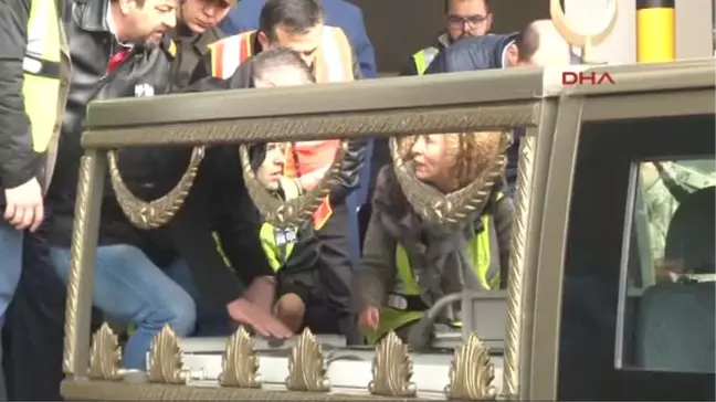 Düşen Uçağın Mürettebatının Cenazeleri Askeri Törenle Havalimanından Alındı