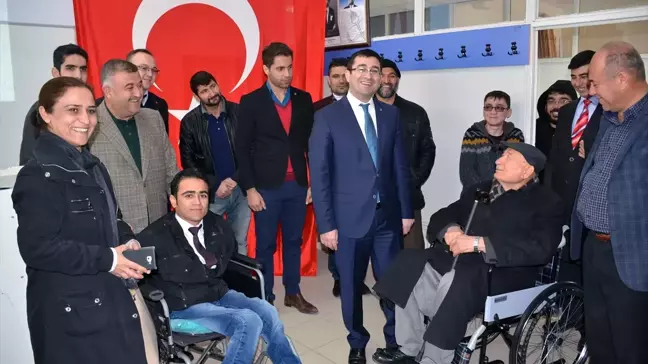 Besni'de Engellilere Tekerlekli Sandalye