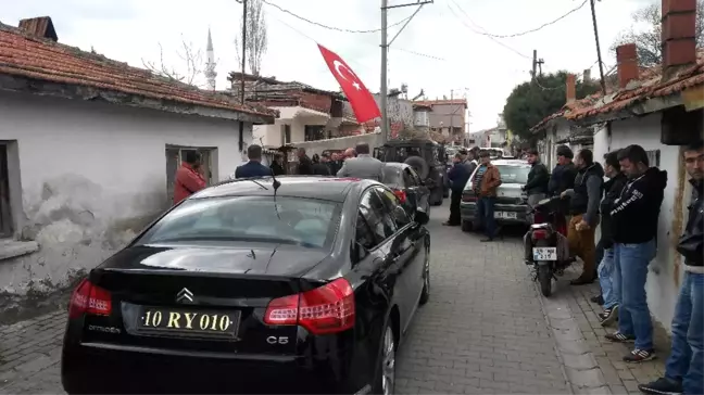 Burhaniyeliler Şehidini Uğurluyor