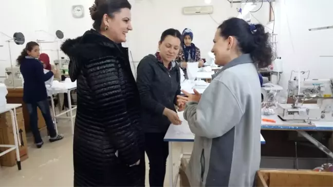 Hürriyet Çayırova'da Kadın Emekçileri Ziyaret Etti
