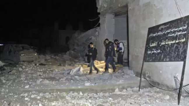 Suriye'de Camiye Hava Saldırısı: 'En Az 35 Ölü'