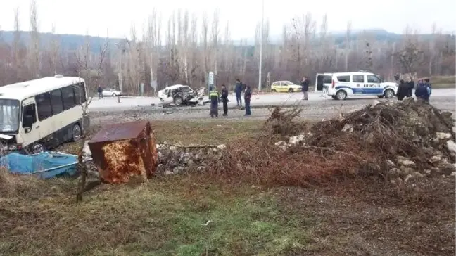 Domaniç'te Kaza: 1 Ölü, 13 Yaralı