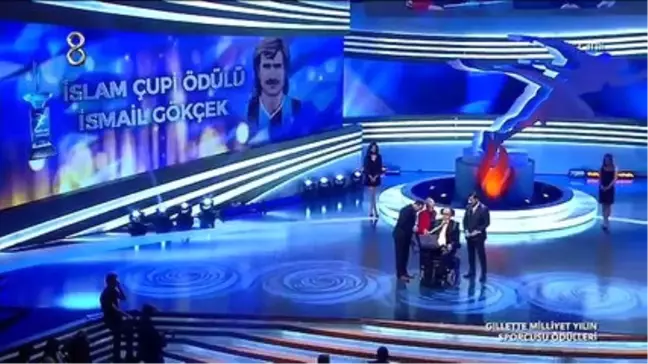 Milliyet Gecesine Damga Vuran An: İsmail Ağladı, Ağlattı