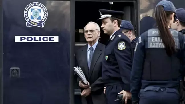 Yunanistan Eski Savunma Bakanı Çohacopulos'a Tahliye Kararı
