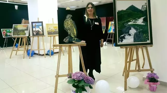 Ressam Arzu Aslan'ın Eserleri Beğenildi