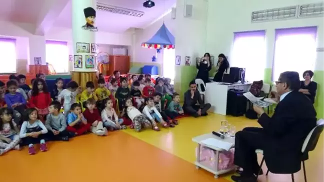 Dha İstanbul - Kaymakam, Teknoloji Bağımlılığına Karşı Miniklere Masal Okudu