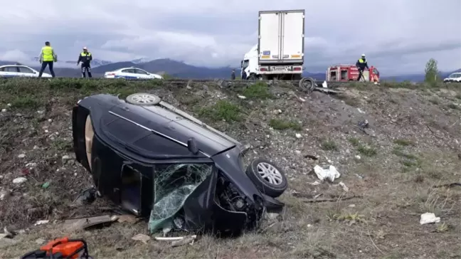 Erzincan'da Trafik Kazası: 6 Yaralı