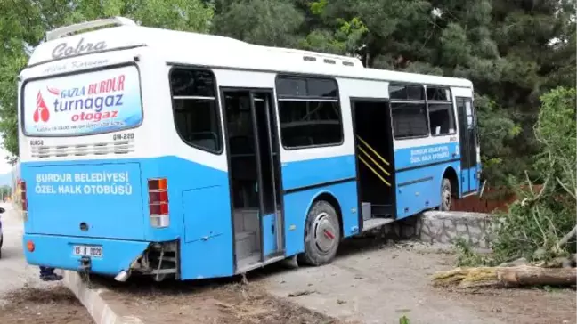 Burdur'da Yağmur Kazalara Yol Açtı: 10 Yaralı