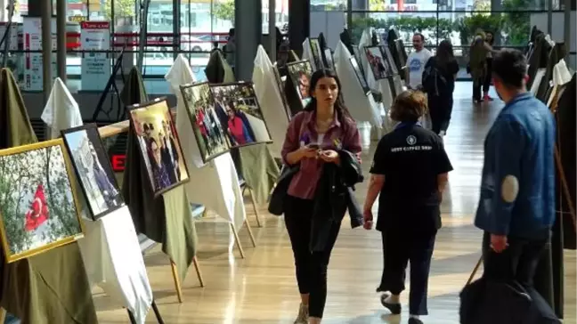 Hülya Koçyiğit'e Birlikte Fotoğraf Çektiren 'Özel Öğrencilerden', 'Geçmiş Olsun' Dileği