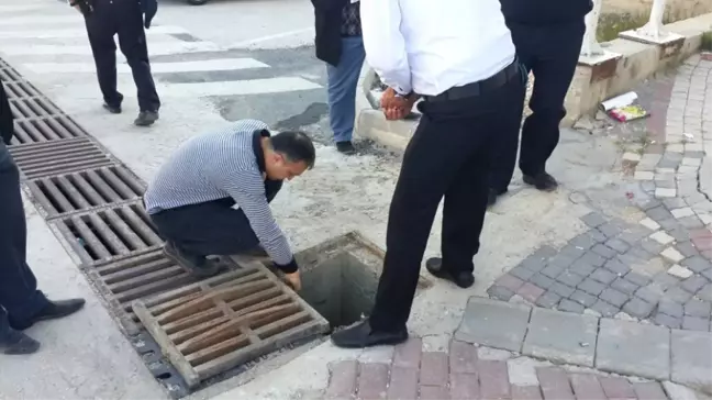 Mazgala Düşürdüğü Anahtarını Almak Isterken Araç Çarptı