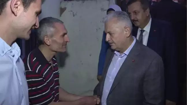 Başbakan Yıldırım Sancaktepe'de Bir Ailenin İftarına Katıldı